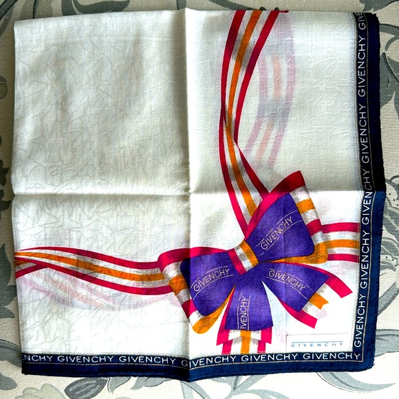 Givenchy Small Scarf - Picture 1 of 4